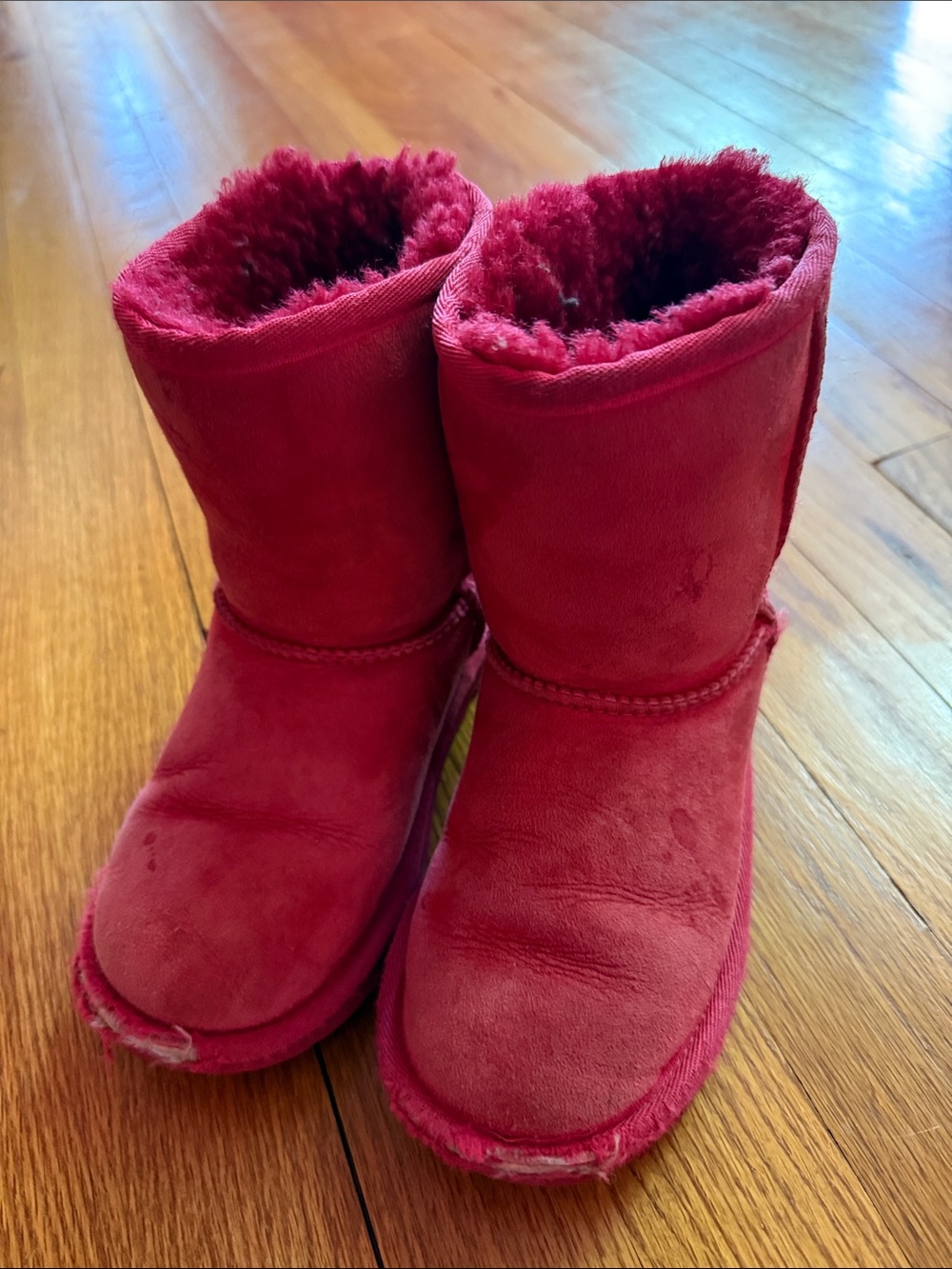 UGG red Lined Classic Short Boots